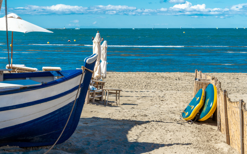 Bateau de pêche sur la plage du Grau-du-Roi (crédit @Osvaldo Mussi)