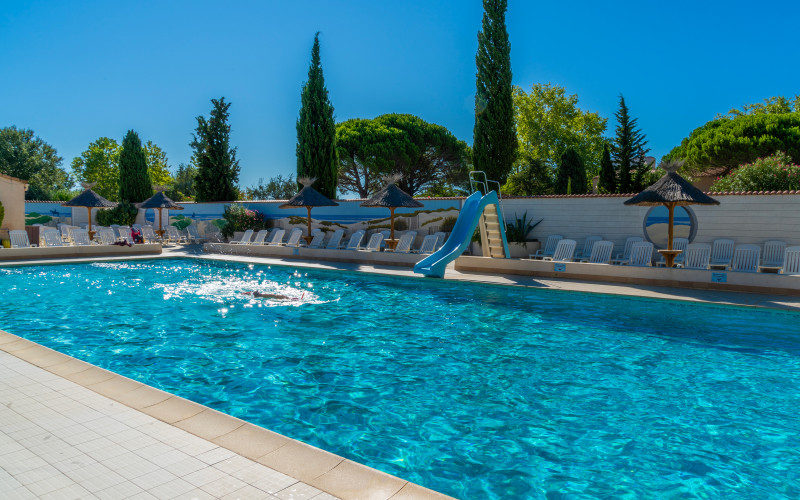 La piscine extérieure du Camping pour rafraîchir de vos vacances